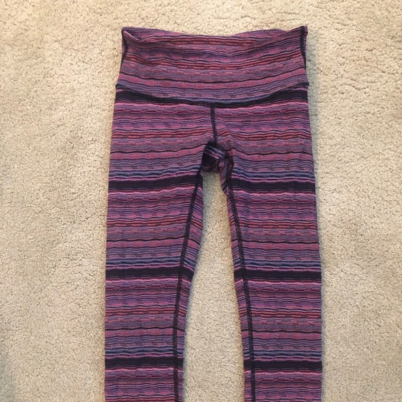 Lululemon Capri workout pants - Picture 3 of 3